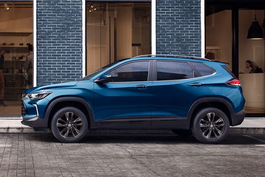 Tracker exterior